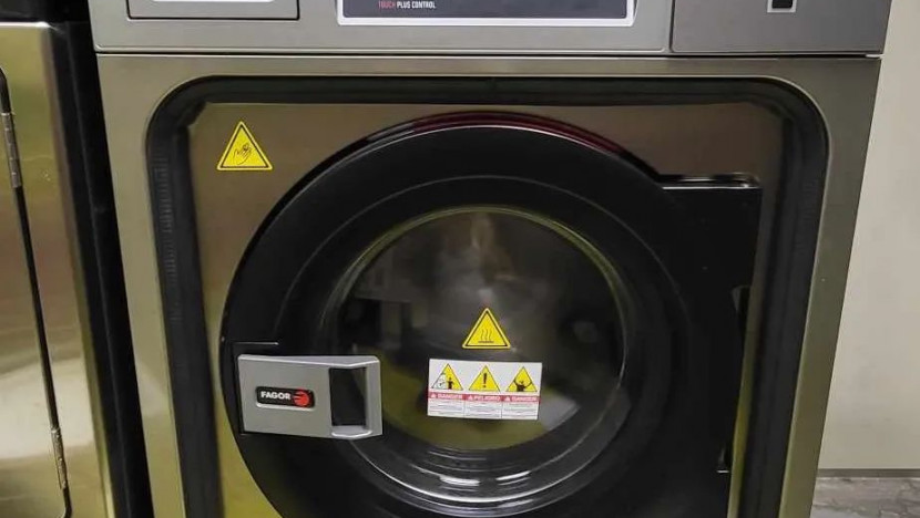 Installation d'un lave-linge professionnel dans une Crèche privée, Hôpital de la région Lyonnaise